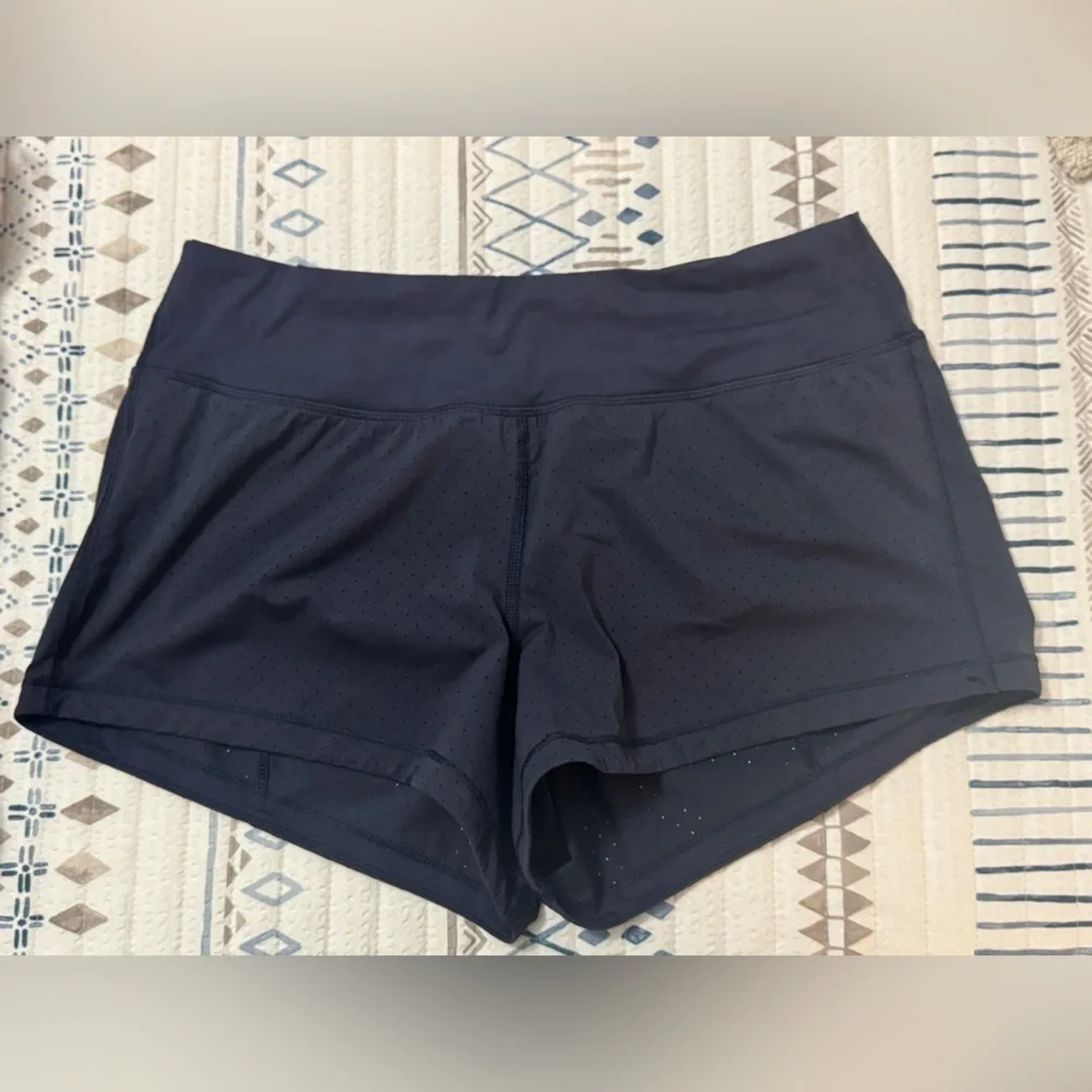 Lululemon Final Lap Short (2.5